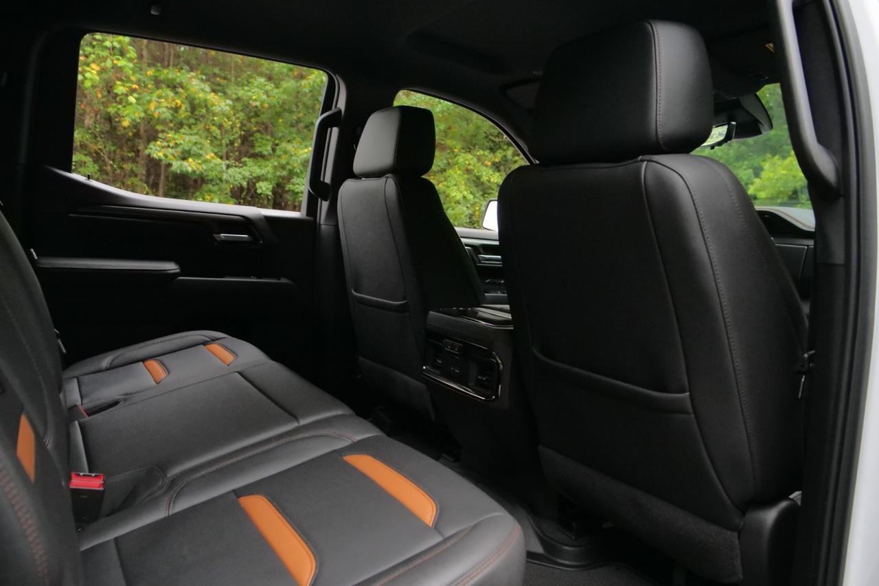 2024 GMC Sierra 1500 AT4 4X4 / Duramax Diesel / Technology Package! High Point NC