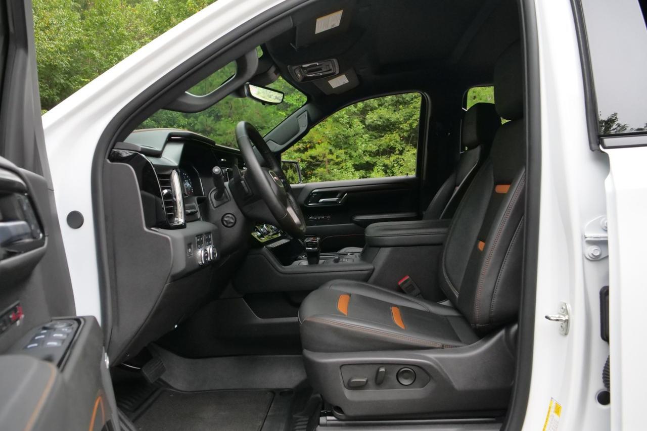 2024 GMC Sierra 1500 AT4 4X4 / Duramax Diesel / Technology Package! High Point NC