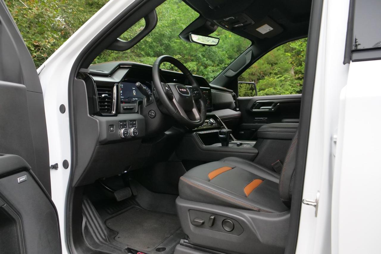 2024 GMC Sierra 1500 AT4 4X4 / Duramax Diesel / Technology Package! High Point NC