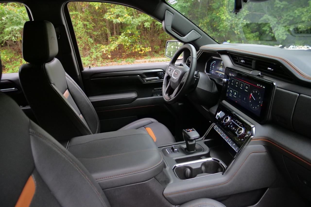 2024 GMC Sierra 1500 AT4 4X4 / Duramax Diesel / Technology Package! High Point NC