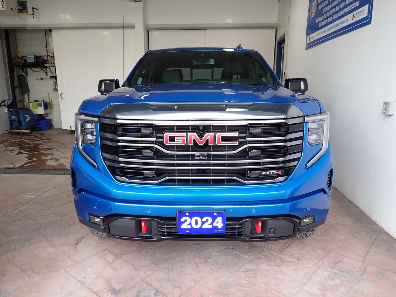 2024 GMC Sierra 1500 AT4 CREW CAB AT4 5.5 BOX *DIESEL* LEATHER NAVI SUNROOF Listowel ON