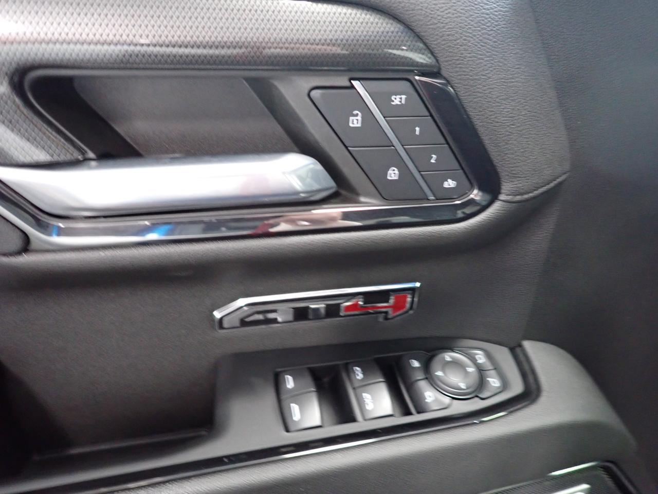 2024 GMC Sierra 1500 AT4 CREW CAB AT4 5.5 BOX *DIESEL* LEATHER NAVI SUNROOF Listowel ON