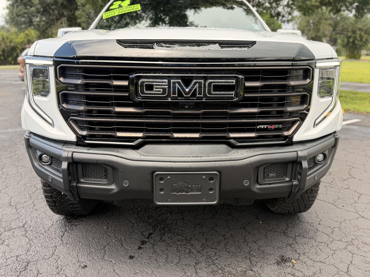 2024 GMC Sierra 1500 AT4X