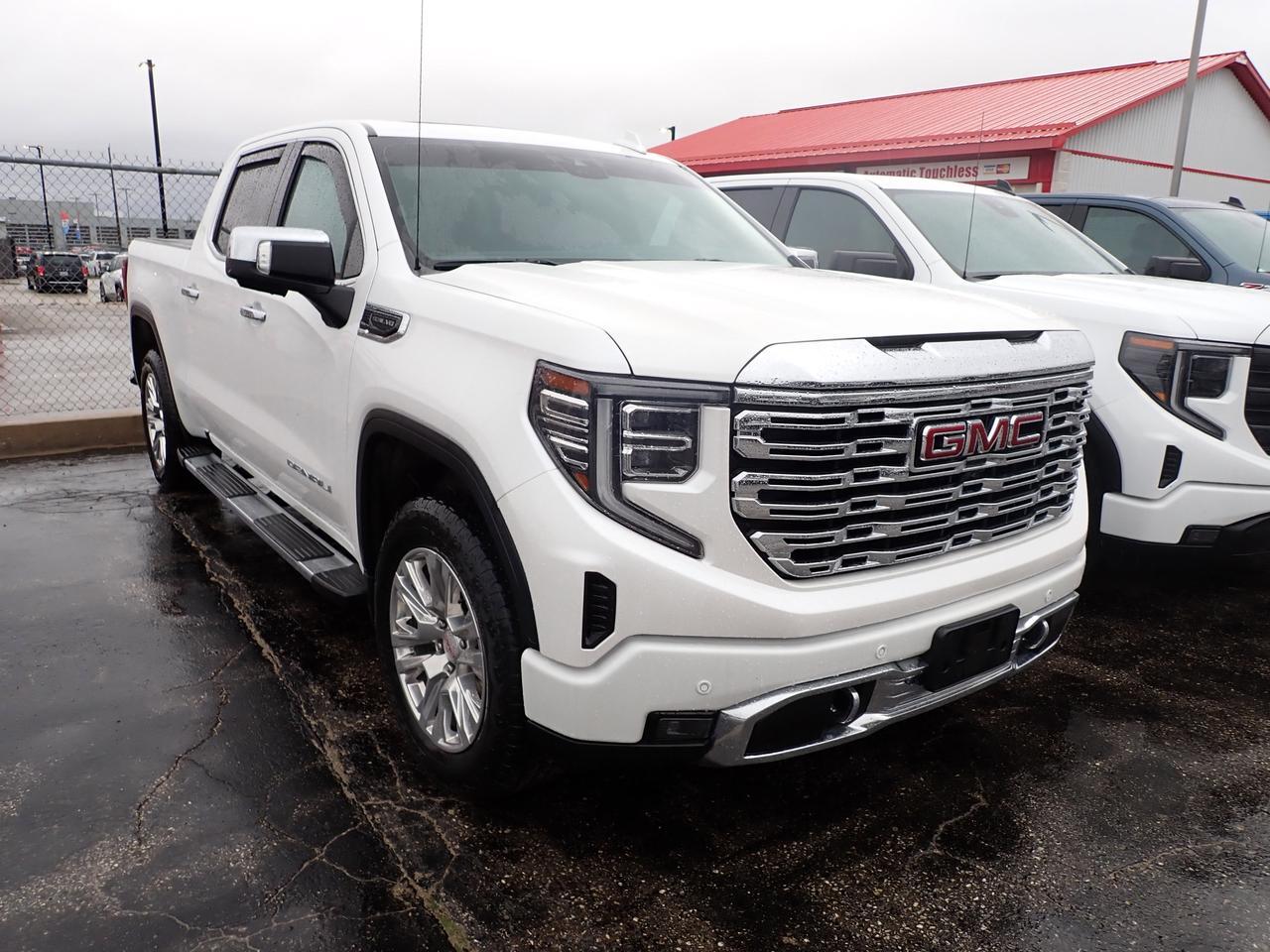 2024 GMC Sierra 1500 Denali 4WD CREW CAB 5'8 BOX SUNROOF