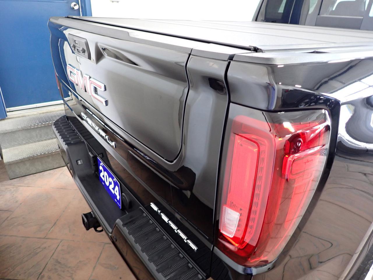 2024 GMC Sierra 1500 Denali 4WD CREW CAB 5'8" BOX LEATHER NAVI Listowel ON