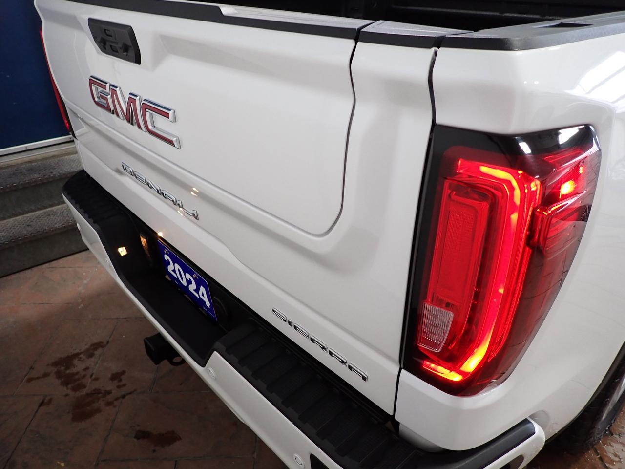 2024 GMC Sierra 1500 Denali 4WD CREW CAB *DIESEL* LEATHER NAVI SUNROOF Listowel ON