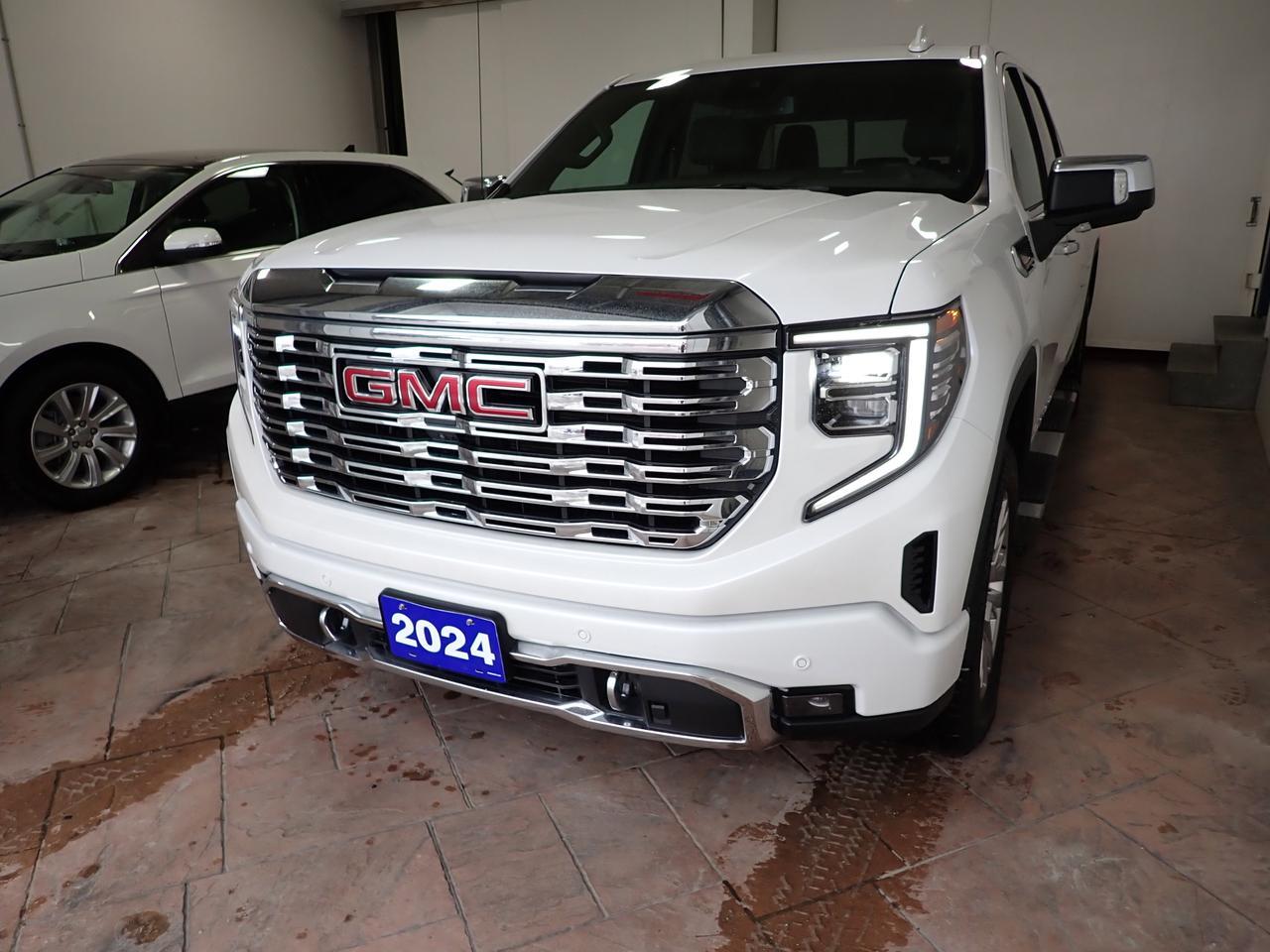 2024 GMC Sierra 1500 Denali 4WD CREW CAB *DIESEL* LEATHER NAVI SUNROOF Listowel ON