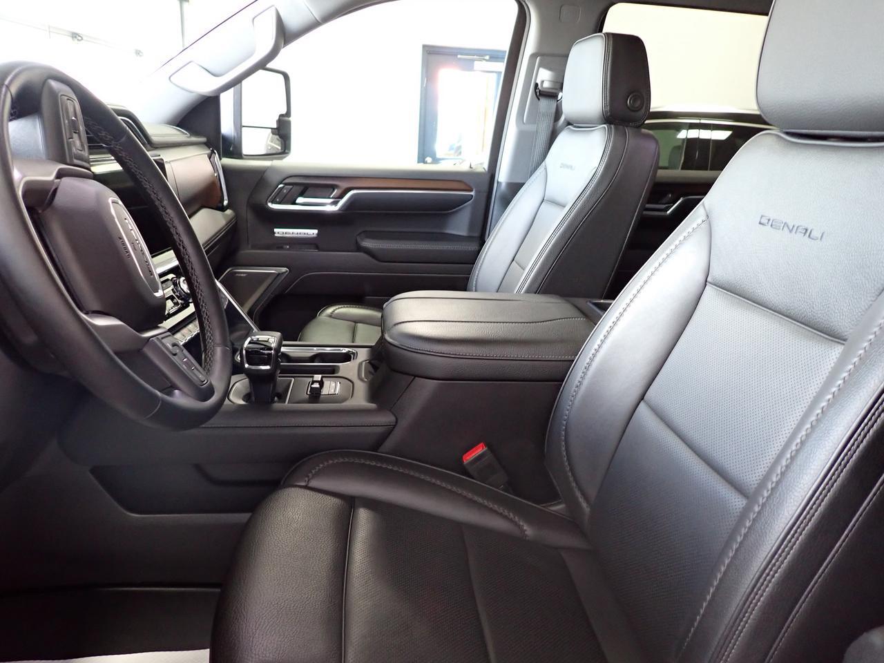 2024 GMC Sierra 1500 Denali 4WD CREW CAB *DIESEL* LEATHER SUNROOF LEATHER Listowel ON
