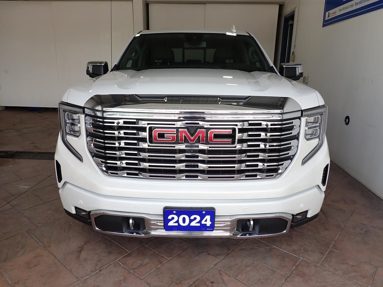 2024 GMC Sierra 1500 Denali 4WD CREW CAB LEATHER SUNROOF Listowel ON