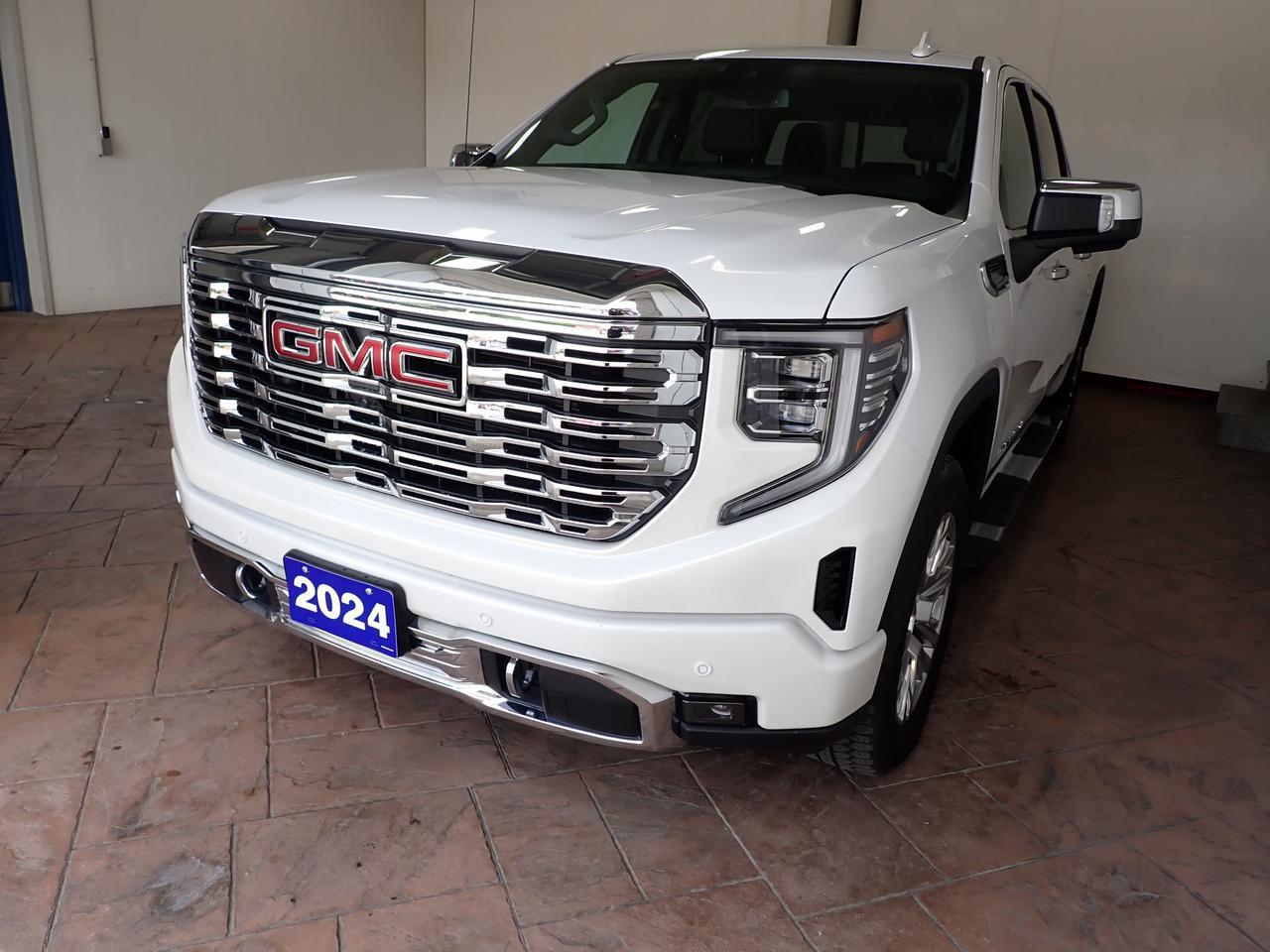 2024 GMC Sierra 1500 Denali 4WD CREW CAB LEATHER SUNROOF Listowel ON