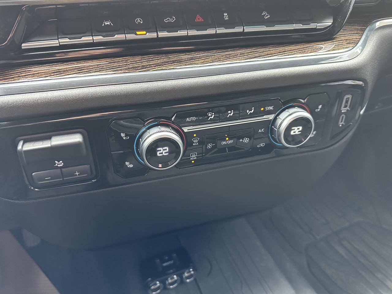 2024 GMC Sierra 1500 Elevation | V8 Engine | 4WD | NAV | Heated Seats | Remote Start | Backup Camera | Towing Capability Redwater AB