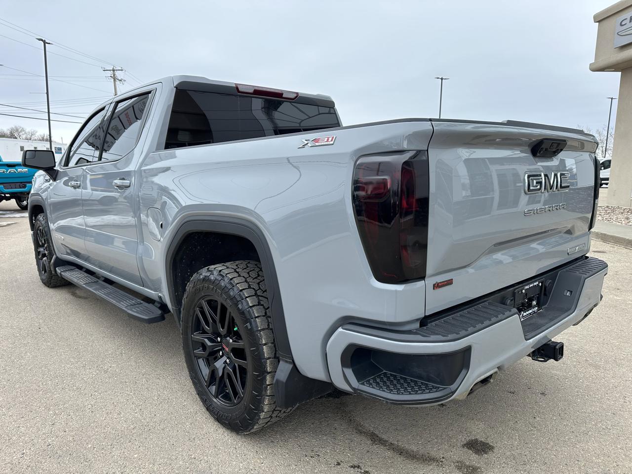 2024 GMC Sierra 1500 Elevation | V8 Engine | 4WD | NAV | Heated Seats | Remote Start | Backup Camera | Towing Capability Redwater AB
