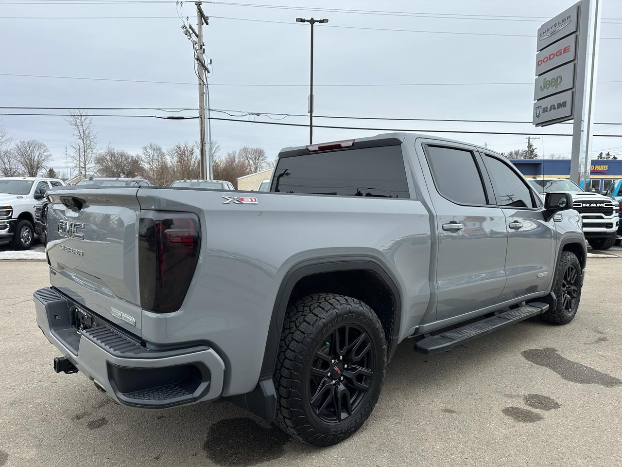 2024 GMC Sierra 1500 Elevation | V8 Engine | 4WD | NAV | Heated Seats | Remote Start | Backup Camera | Towing Capability Redwater AB
