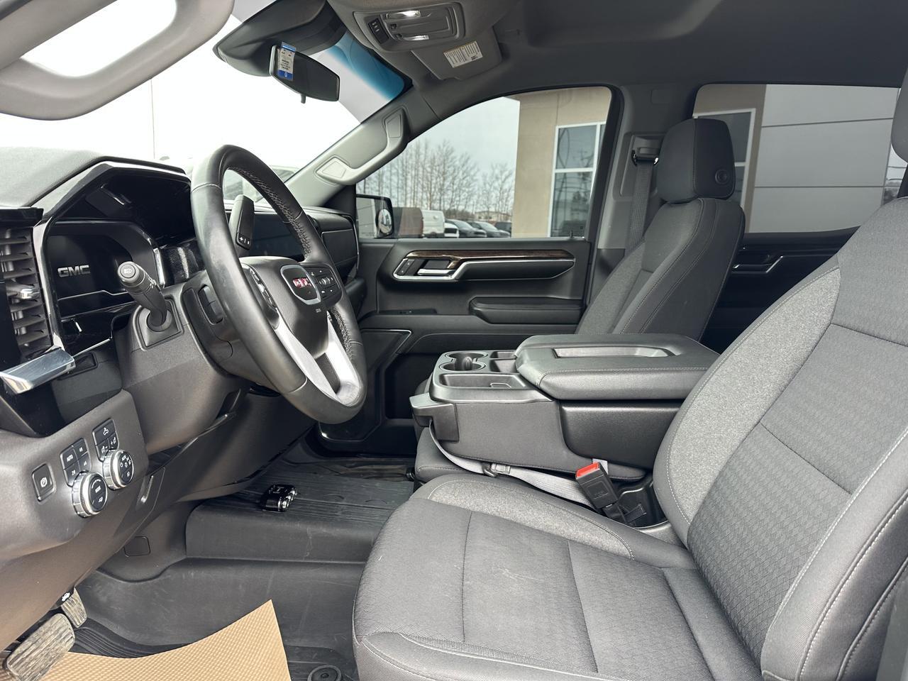 2024 GMC Sierra 1500 Elevation | V8 Engine | 4WD | NAV | Heated Seats | Remote Start | Backup Camera | Towing Capability Redwater AB