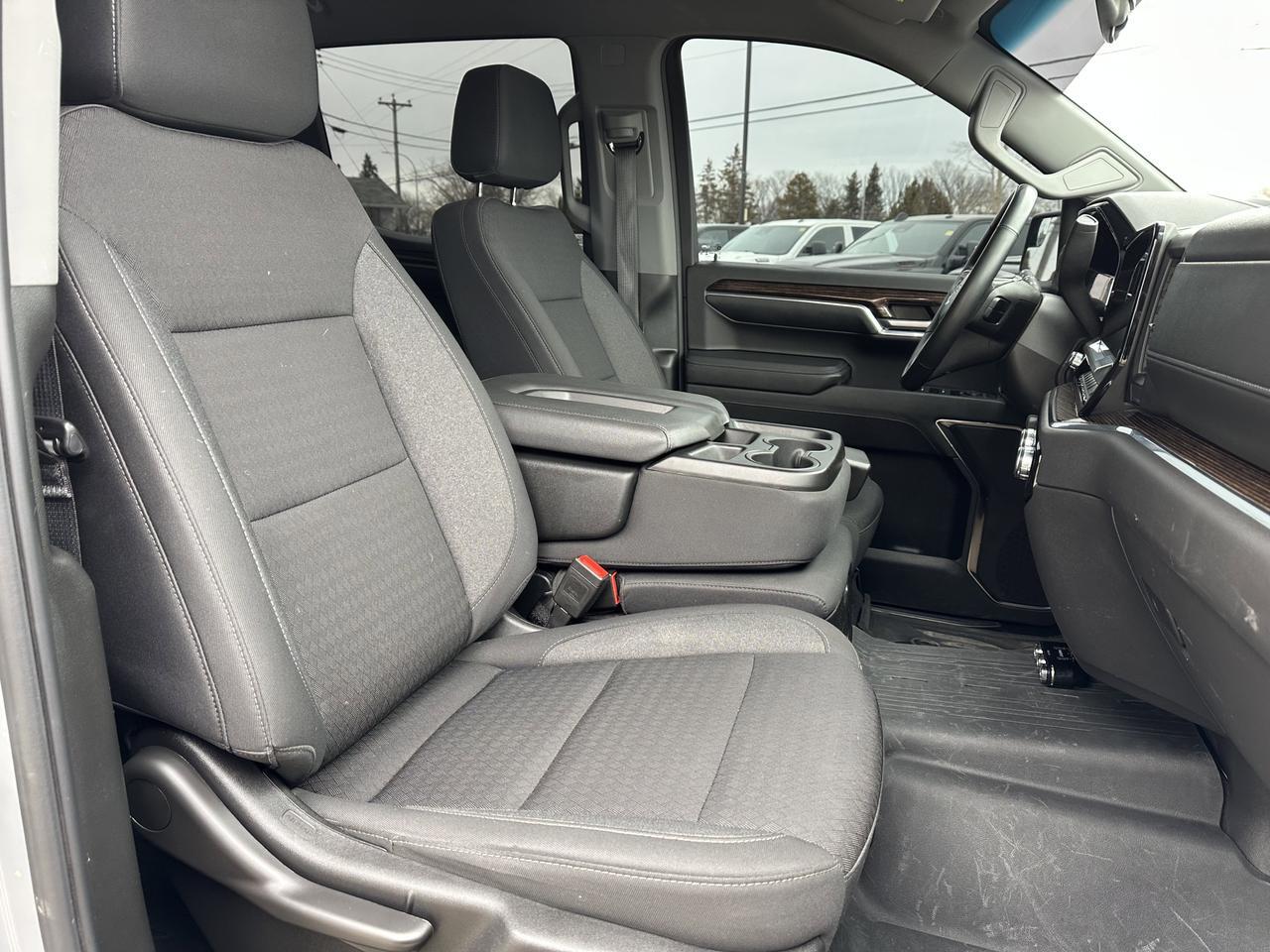 2024 GMC Sierra 1500 Elevation | V8 Engine | 4WD | NAV | Heated Seats | Remote Start | Backup Camera | Towing Capability Redwater AB