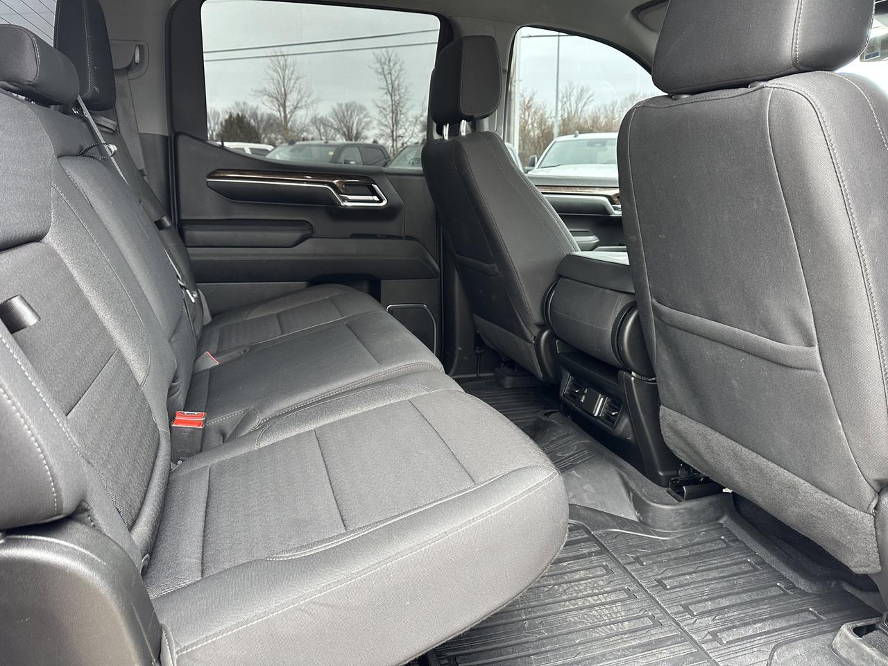 2024 GMC Sierra 1500 Elevation | V8 Engine | 4WD | NAV | Heated Seats | Remote Start | Backup Camera | Towing Capability Redwater AB