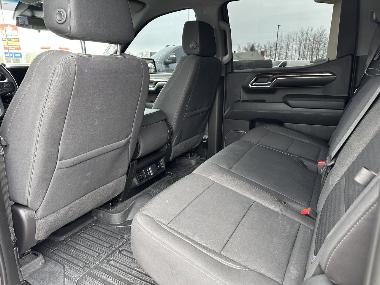 2024 GMC Sierra 1500 Elevation | V8 Engine | 4WD | NAV | Heated Seats | Remote Start | Backup Camera | Towing Capability Redwater AB