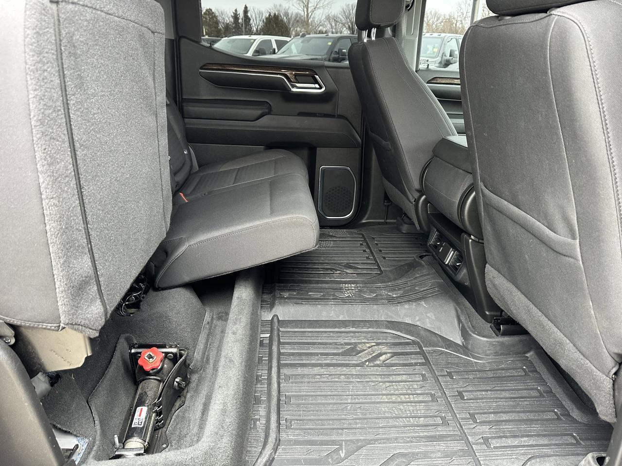 2024 GMC Sierra 1500 Elevation | V8 Engine | 4WD | NAV | Heated Seats | Remote Start | Backup Camera | Towing Capability Redwater AB