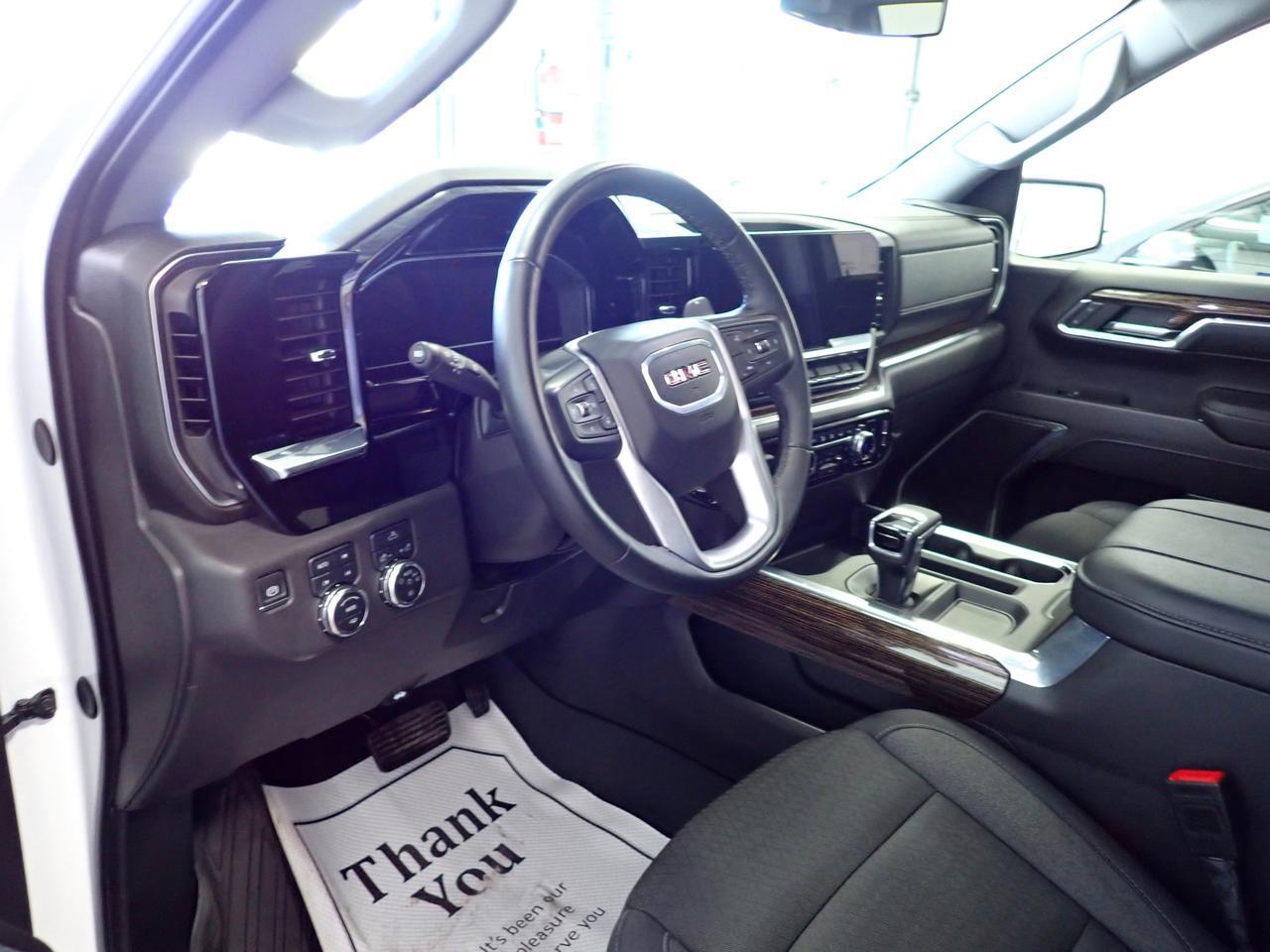 2024 GMC Sierra 1500 Elevation 4WD CREW CAB 5'8 BOX BUCKET SEATS X31 PKG Listowel ON
