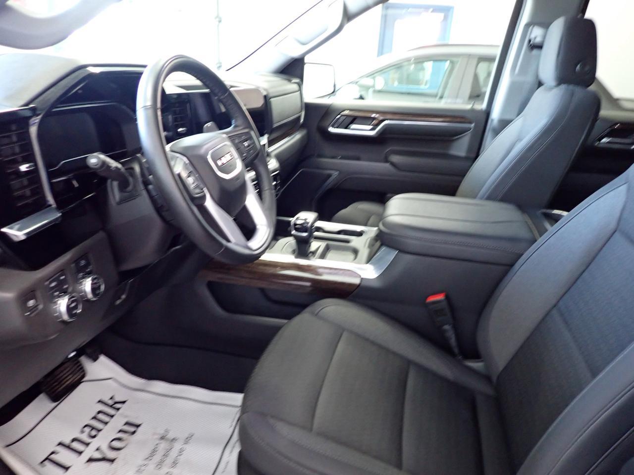 2024 GMC Sierra 1500 Elevation 4WD CREW CAB 5'8 BOX BUCKET SEATS X31 PKG Listowel ON