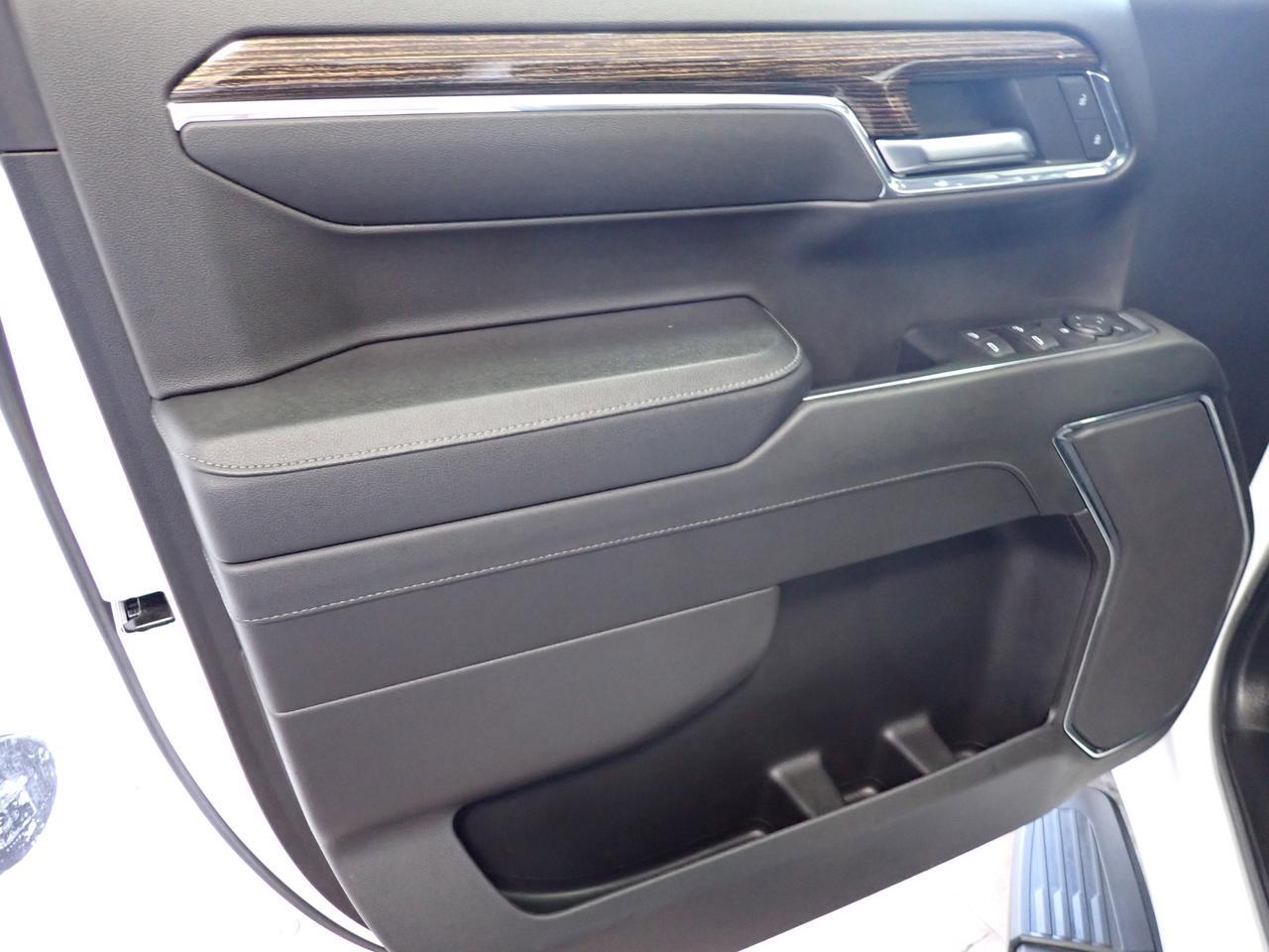 2024 GMC Sierra 1500 Elevation 4WD CREW CAB 5'8 BOX BUCKET SEATS X31 PKG Listowel ON