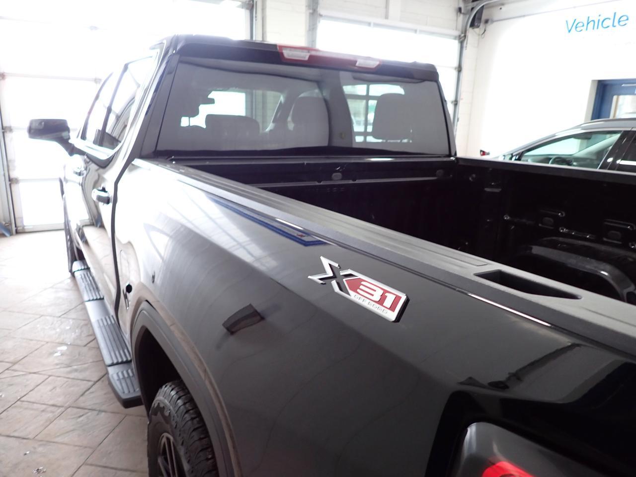 2024 GMC Sierra 1500 Elevation 4WD CREW CAB 5'8" BOX Listowel ON