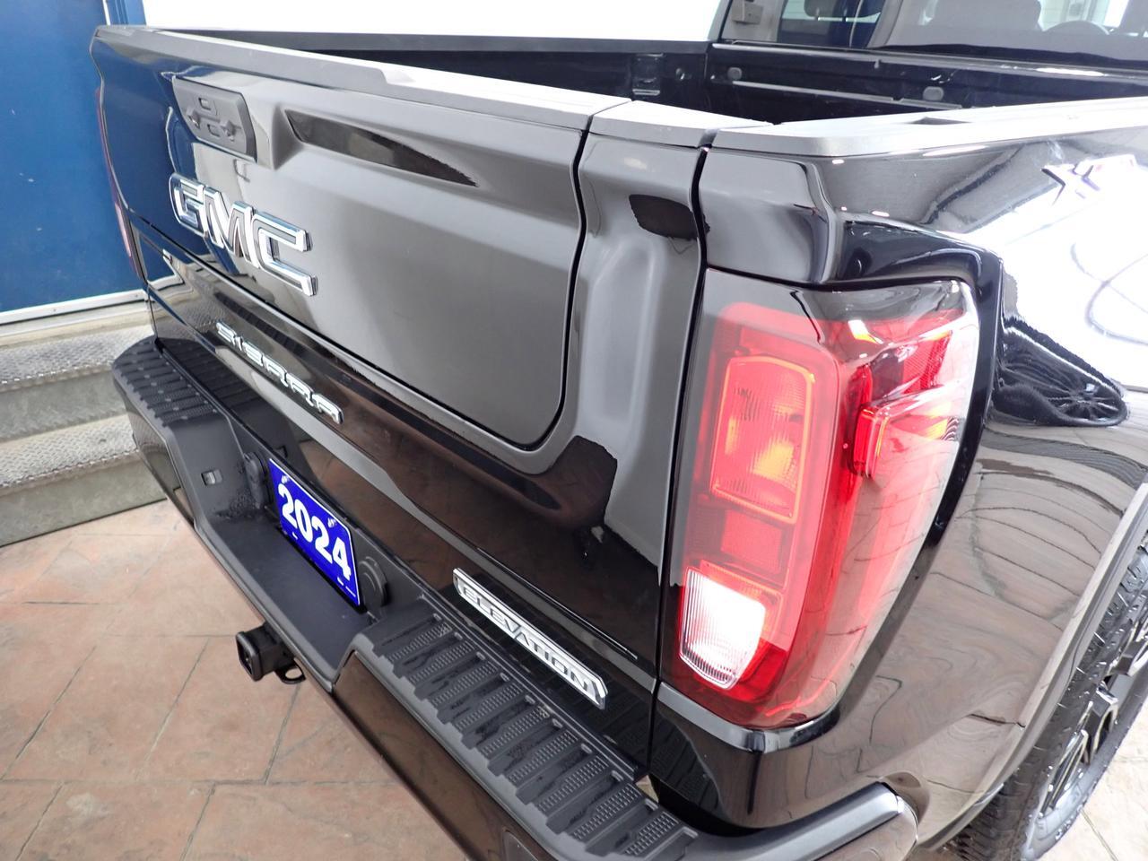 2024 GMC Sierra 1500 Elevation 4WD CREW CAB 5'8" BOX Listowel ON