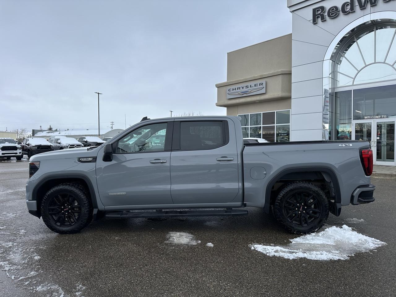 2024 GMC Sierra 1500 Elevation Crew Cab 4WD | Black Package | Tow Package | Multi Pro Tailgate | Bucket Seats | Box Liner Redwater AB