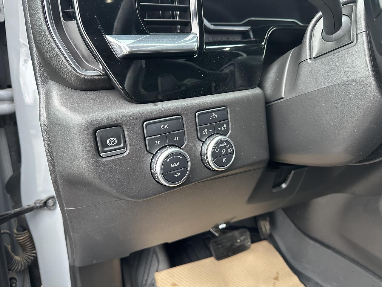 2024 GMC Sierra 1500 Elevation Crew Cab 4WD | Black Package | Tow Package | Multi Pro Tailgate | Bucket Seats | Box Liner Redwater AB