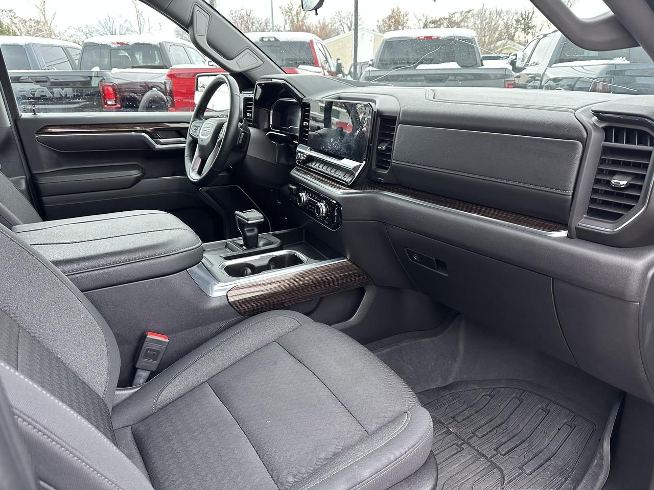 2024 GMC Sierra 1500 Elevation Crew Cab 4WD | Black Package | Tow Package | Multi Pro Tailgate | Bucket Seats | Box Liner Redwater AB