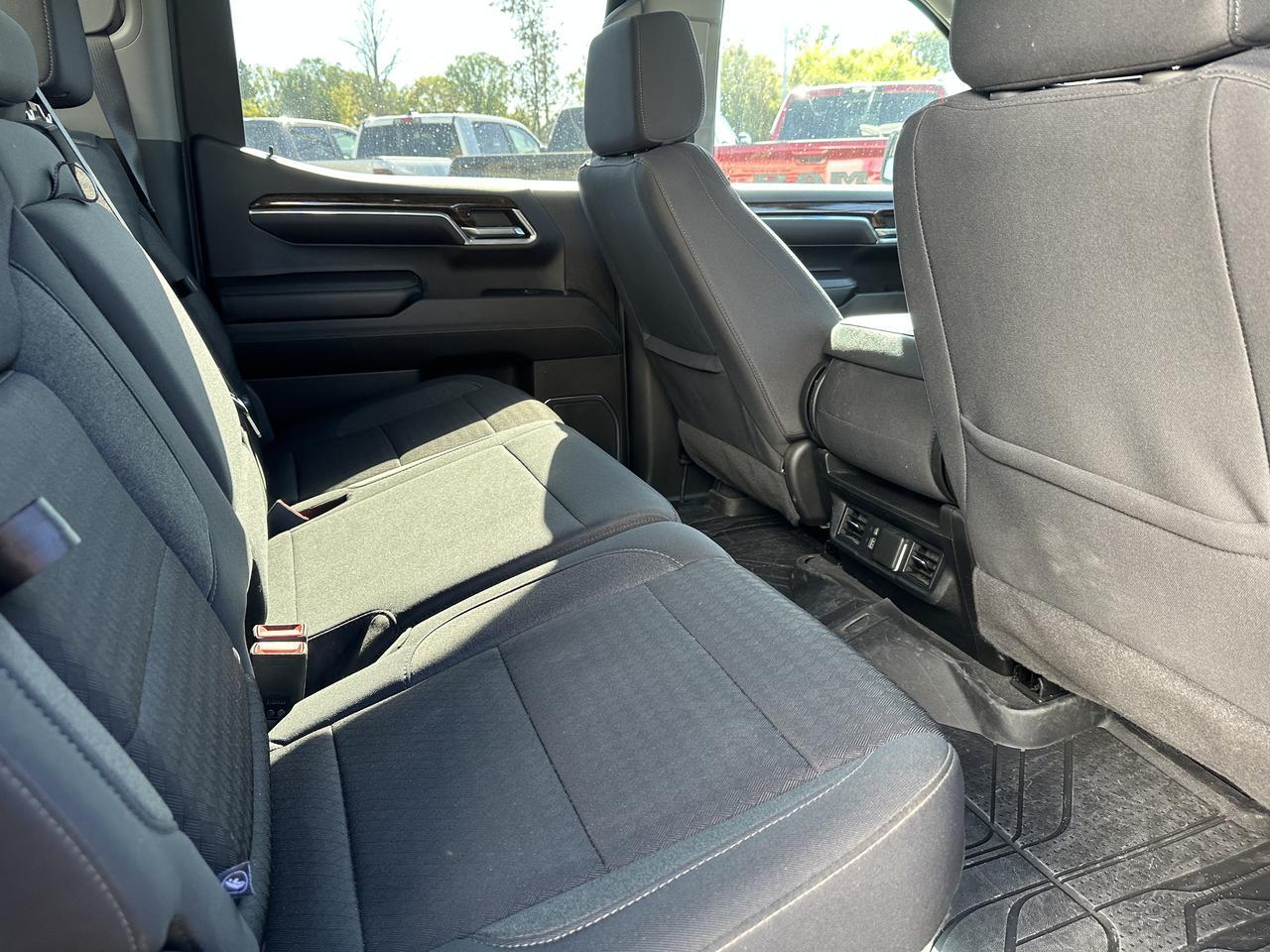 2024 GMC Sierra 1500 Elevation Crew Cab 4WD | EcoTec3 V8 | Heated Front Seats | 20IN Wheels | Towing Redwater AB