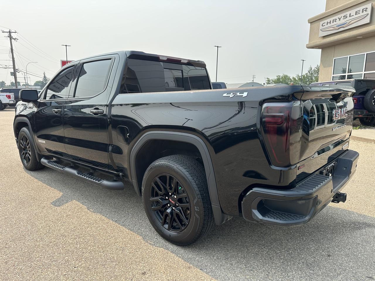 2024 GMC Sierra 1500 Elevation Crew Cab 4WD | Low KMs | NAV | Heated Seats | Remote Start | Backup Camera | 20IN Wheels Redwater AB