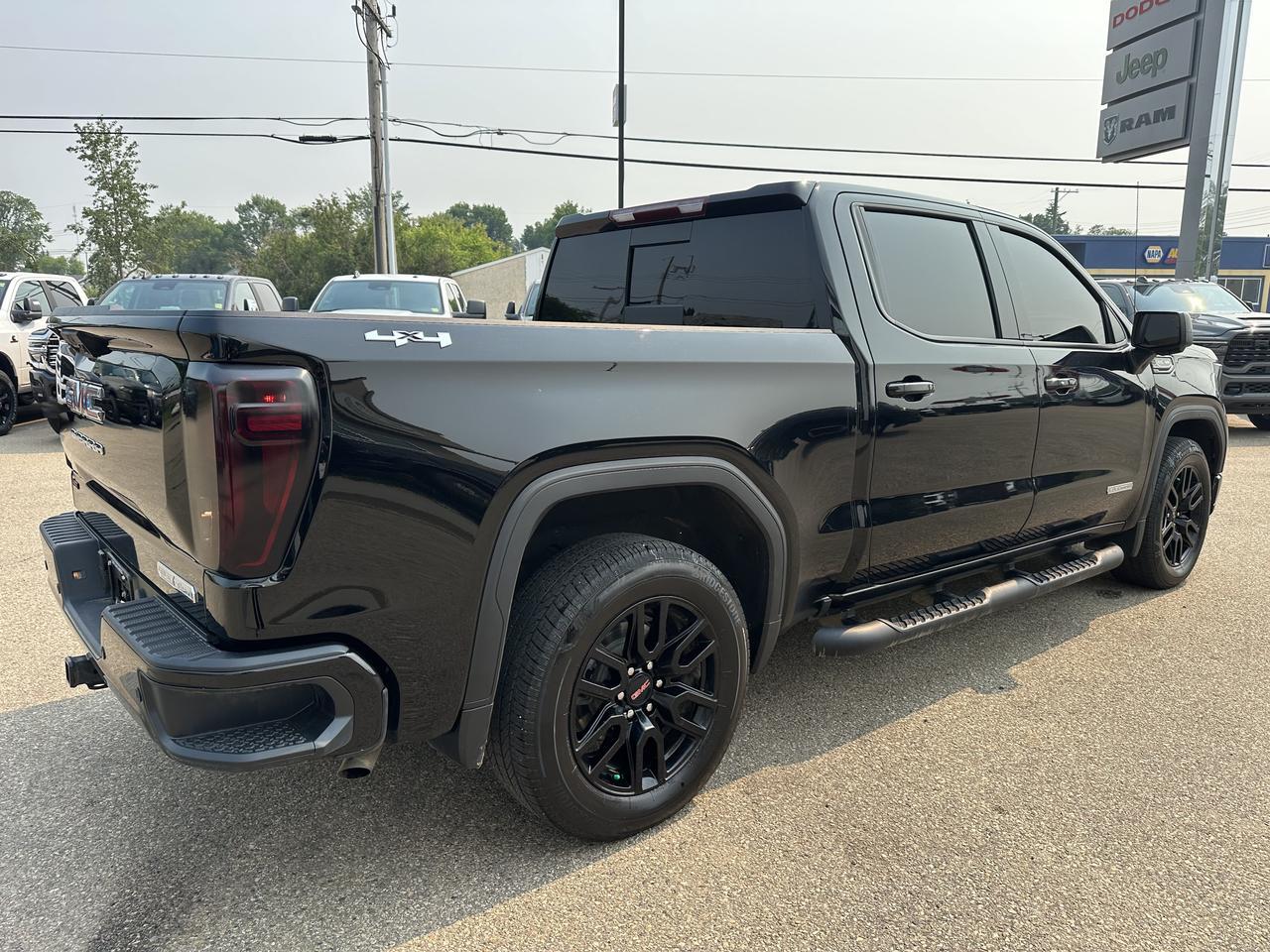 2024 GMC Sierra 1500 Elevation Crew Cab 4WD | Low KMs | NAV | Heated Seats | Remote Start | Backup Camera | 20IN Wheels Redwater AB
