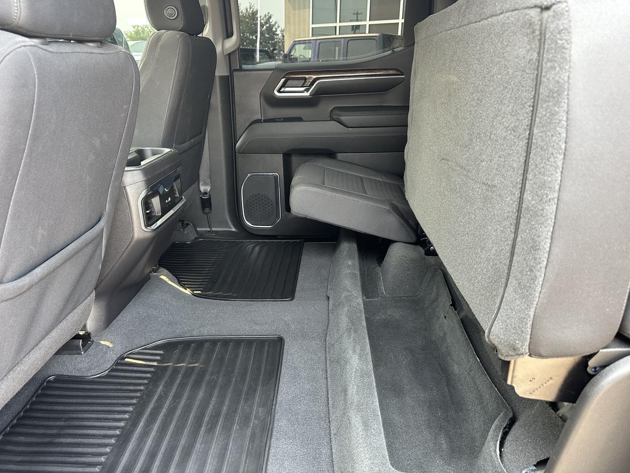 2024 GMC Sierra 1500 Elevation Crew Cab 4WD | Low KMs | NAV | Heated Seats | Remote Start | Backup Camera | 20IN Wheels Redwater AB