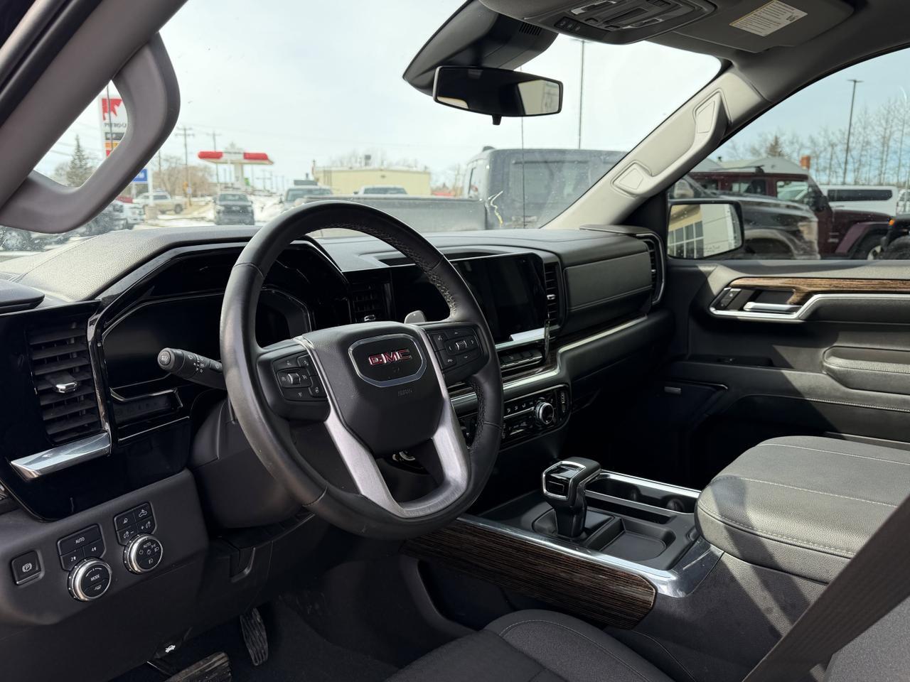 2024 GMC Sierra 1500 Elevation Crew Cab 4WD | Low KMs | NAV | Heated Seats | Remote Start | Backup Camera | 20IN Wheels Redwater AB