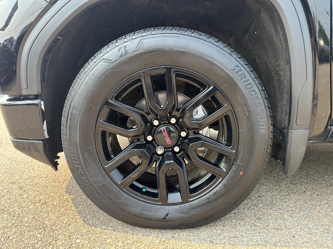 2024 GMC Sierra 1500 Elevation Crew Cab 4WD | Low KMs | NAV | Heated Seats | Remote Start | Backup Camera | 20IN Wheels Redwater AB