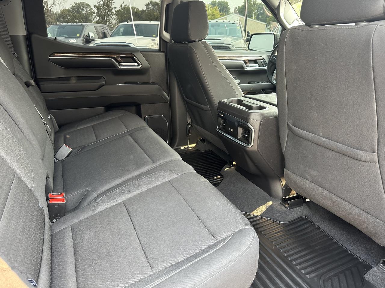 2024 GMC Sierra 1500 Elevation Crew Cab 4WD | Low KMs | NAV | Heated Seats | Remote Start | Backup Camera | 20IN Wheels Redwater AB