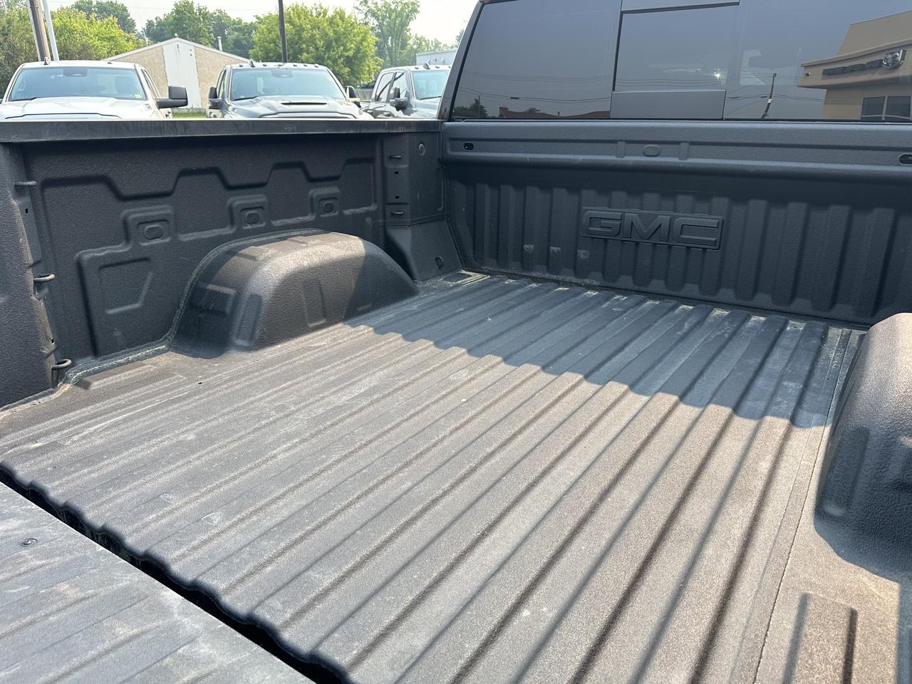 2024 GMC Sierra 1500 Elevation Crew Cab 4WD | Low KMs | NAV | Heated Seats | Remote Start | Backup Camera | 20IN Wheels Redwater AB