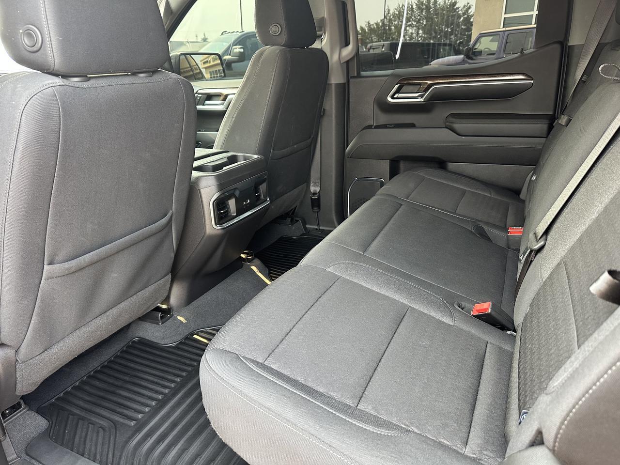 2024 GMC Sierra 1500 Elevation Crew Cab 4WD | Low KMs | NAV | Heated Seats | Remote Start | Backup Camera | 20IN Wheels Redwater AB