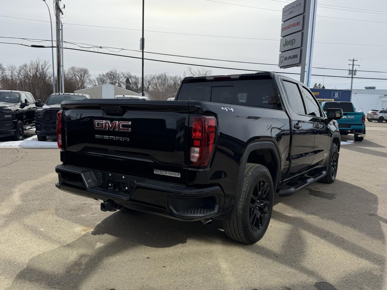 2024 GMC Sierra 1500 Elevation Crew Cab 4WD | Low KMs | NAV | Heated Seats | Remote Start | Backup Camera | 20IN Wheels Redwater AB