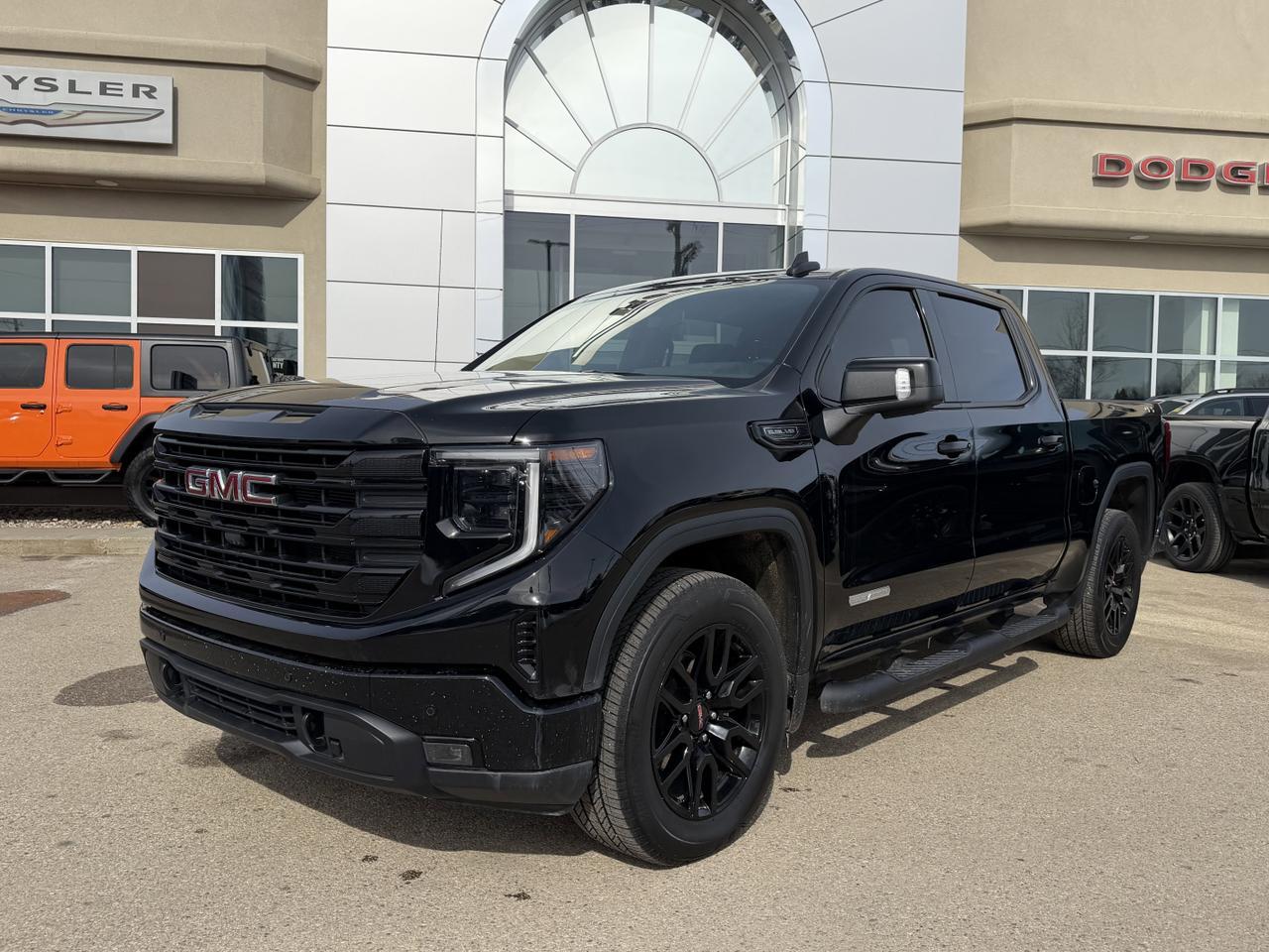 2024 GMC Sierra 1500 Elevation Crew Cab 4WD | Low KMs | NAV | Heated Seats | Remote Start | Backup Camera | 20IN Wheels Redwater AB