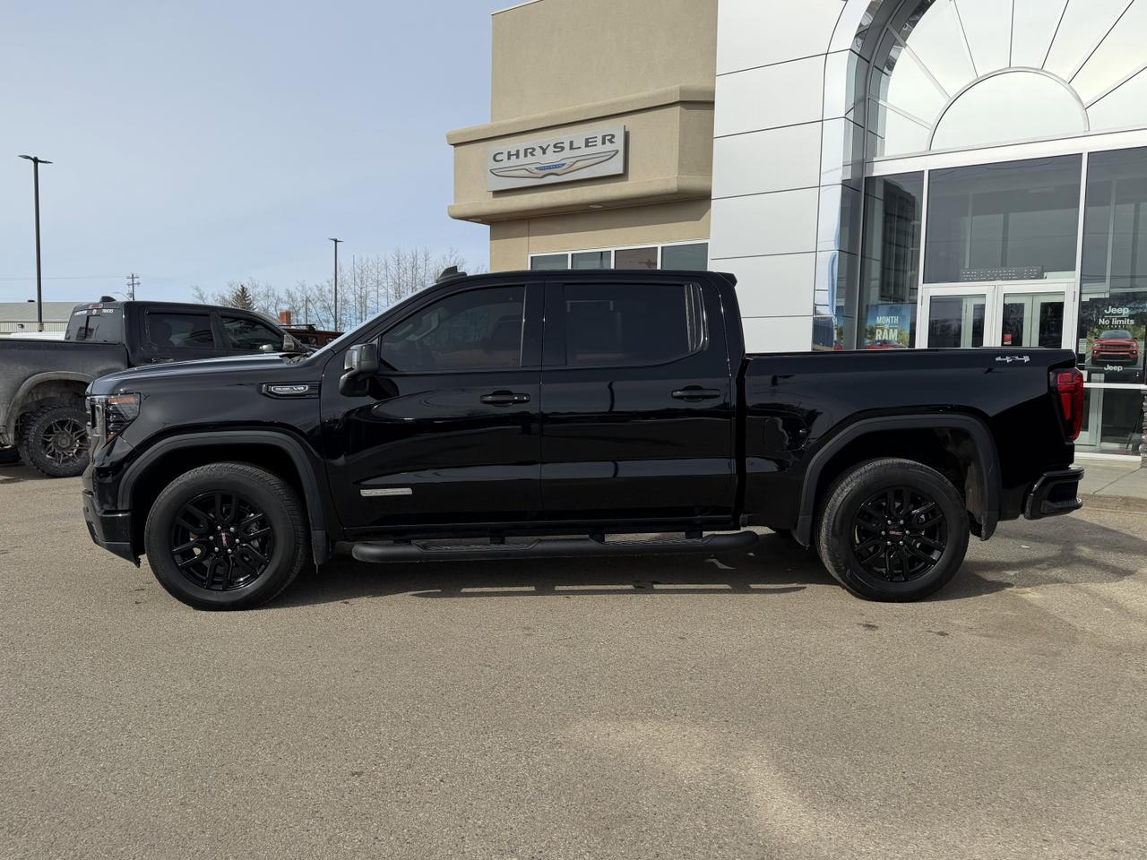 2024 GMC Sierra 1500 Elevation Crew Cab 4WD | Low KMs | NAV | Heated Seats | Remote Start | Backup Camera | 20IN Wheels Redwater AB