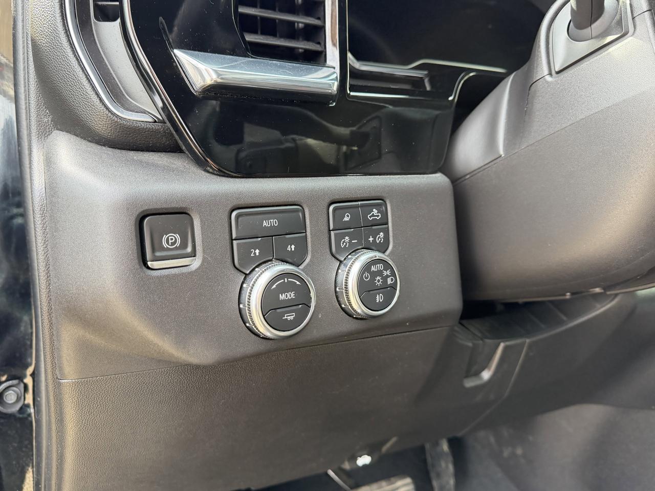 2024 GMC Sierra 1500 Elevation Crew Cab 4WD | Low KMs | NAV | Heated Seats | Remote Start | Backup Camera | 20IN Wheels Redwater AB