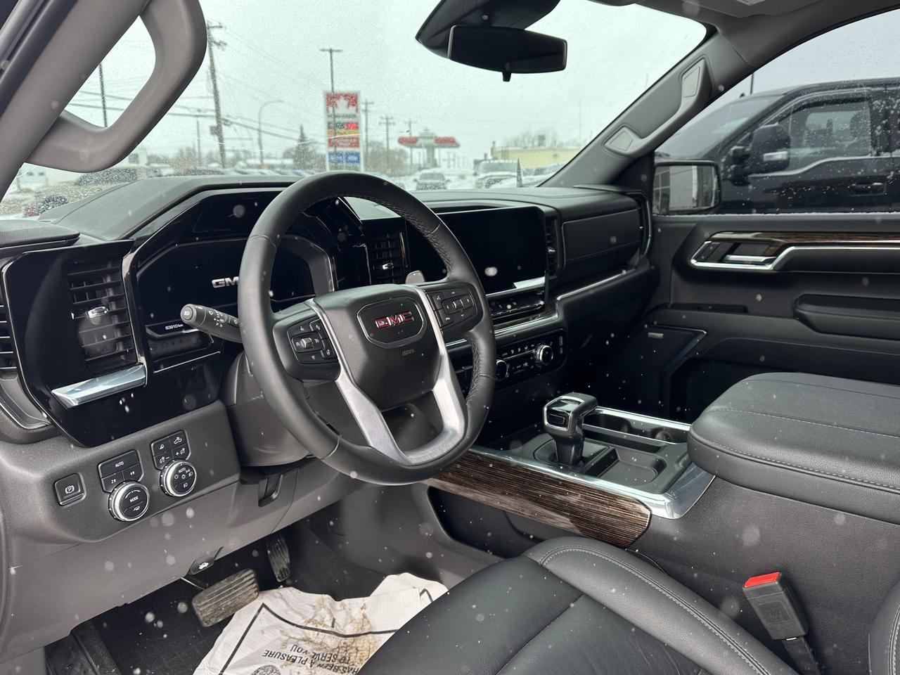 2024 GMC Sierra 1500 Elevation Premium Package | Sun Roof | 360 Camera | 22" Rims | Bose Audio | Tow Package | One Owner Redwater AB