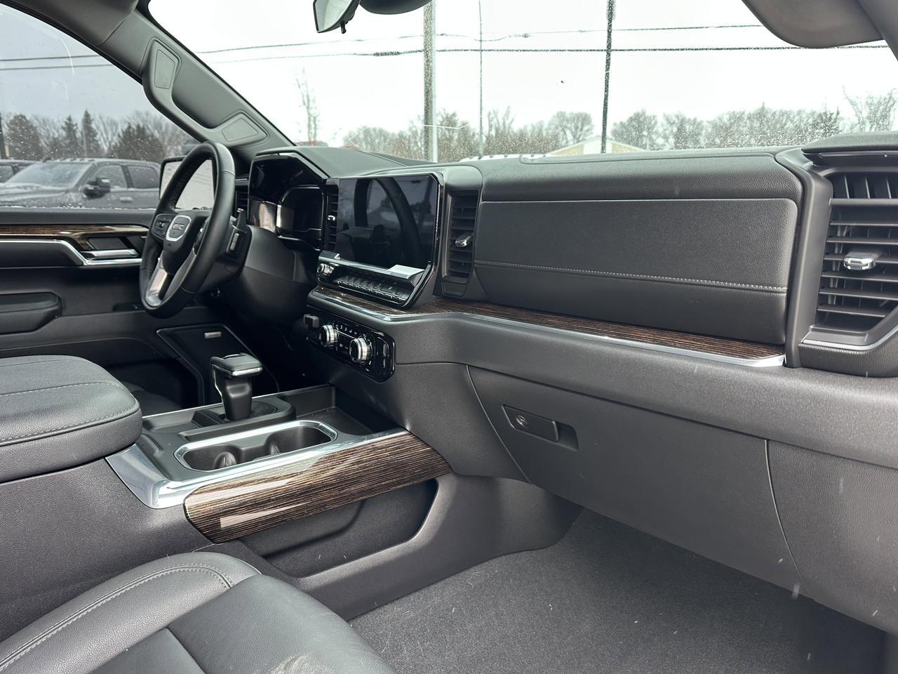 2024 GMC Sierra 1500 Elevation Premium Package | Sun Roof | 360 Camera | 22" Rims | Bose Audio | Tow Package | One Owner Redwater AB