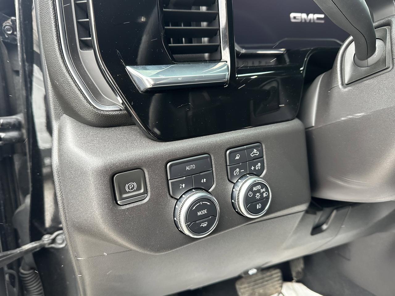 2024 GMC Sierra 1500 Elevation Premium Package | Sun Roof | 360 Camera | 22" Rims | Bose Audio | Tow Package | One Owner Redwater AB