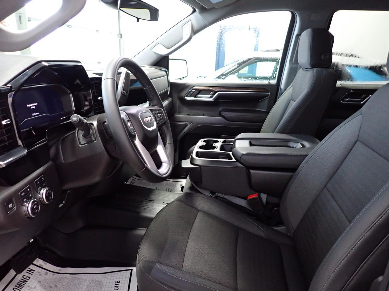 2024 GMC Sierra 1500 SLE CREW CAB 4WD Listowel ON