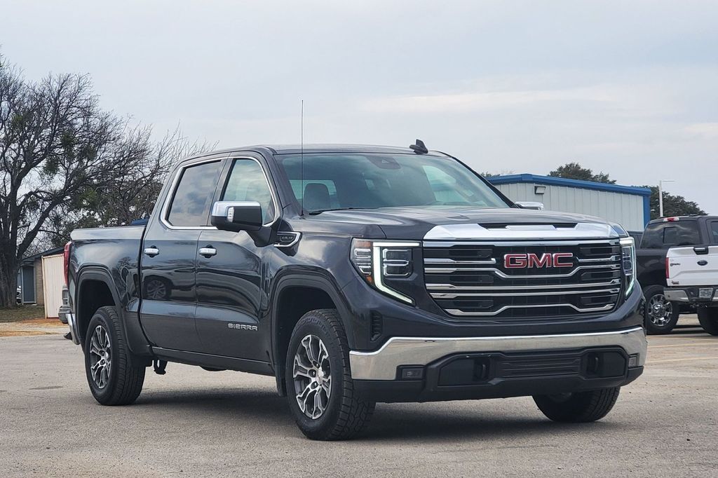 2024 GMC Sierra 1500 SLT