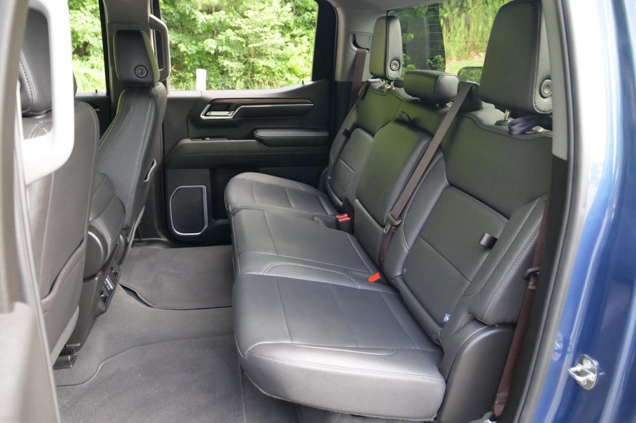 2024 GMC Sierra 1500 SLT 4X4 / Heated Seats / 5.3L V8 / Multipro Tailgate! Lincolnton NC