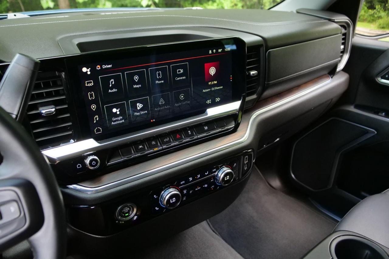 2024 GMC Sierra 1500 SLT 4X4 / Heated Seats / 5.3L V8 / Multipro Tailgate! Lincolnton NC